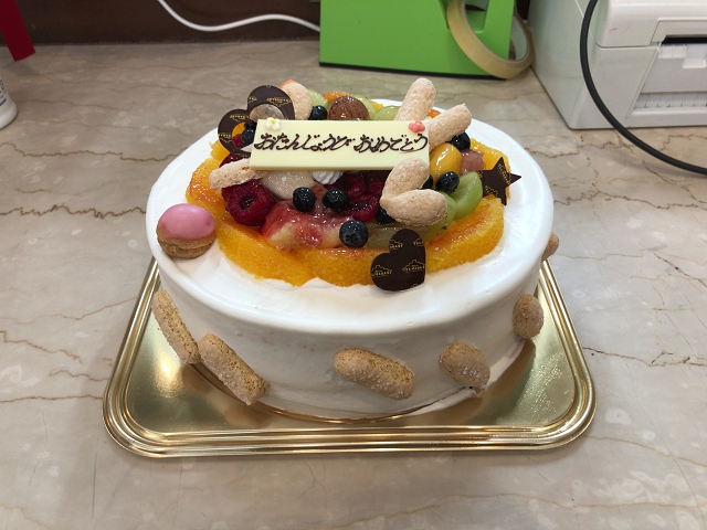 神戸の人気洋菓子店 ツマガリ にて 誕生日ケーキ りょうくんの旅日記 ヒルトン マリオットホテル滞在